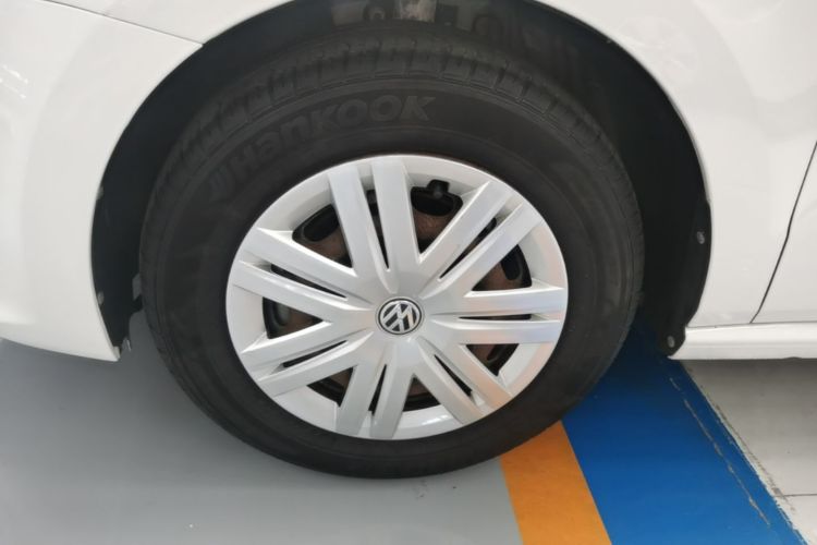 Volkswagen Polo 2019 car image #9