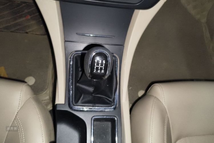 GEELY Emgrand 2017 car image #16