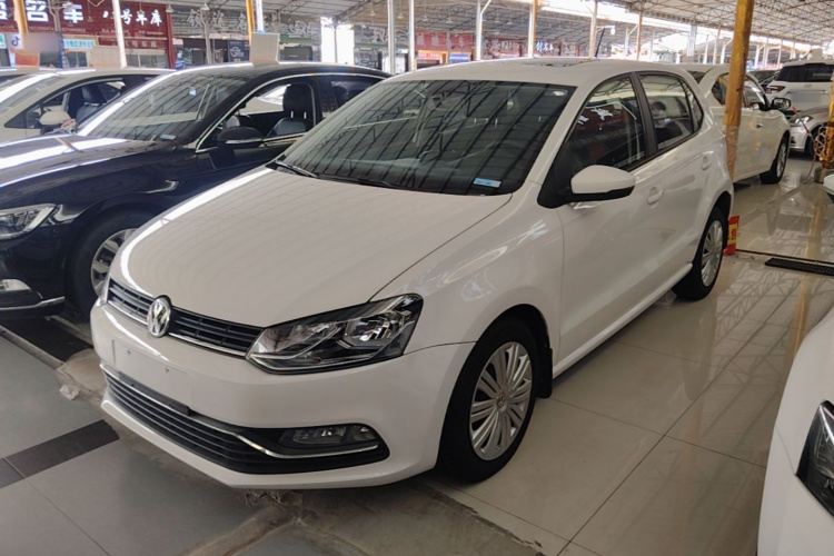 Volkswagen Polo 2018 car image #2