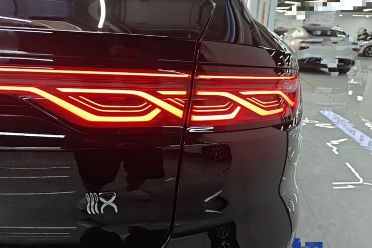 BYD Han 2024 car image #8