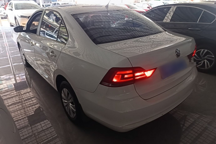 Volkswagen Santana 2016 car image #5