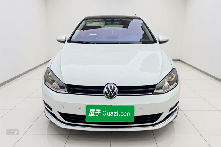 Volkswagen Golf 2017 car image #3