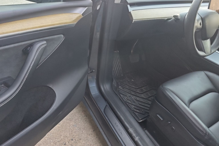 Tesla Model Y 2022 #16 Tesla Model Y 2022 car image #16