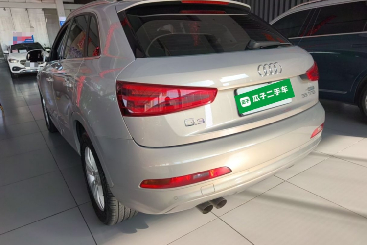 Audi Q3 2015 car image #5
