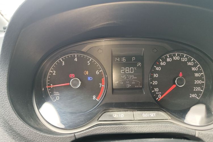 Volkswagen Polo 2018 car image #12