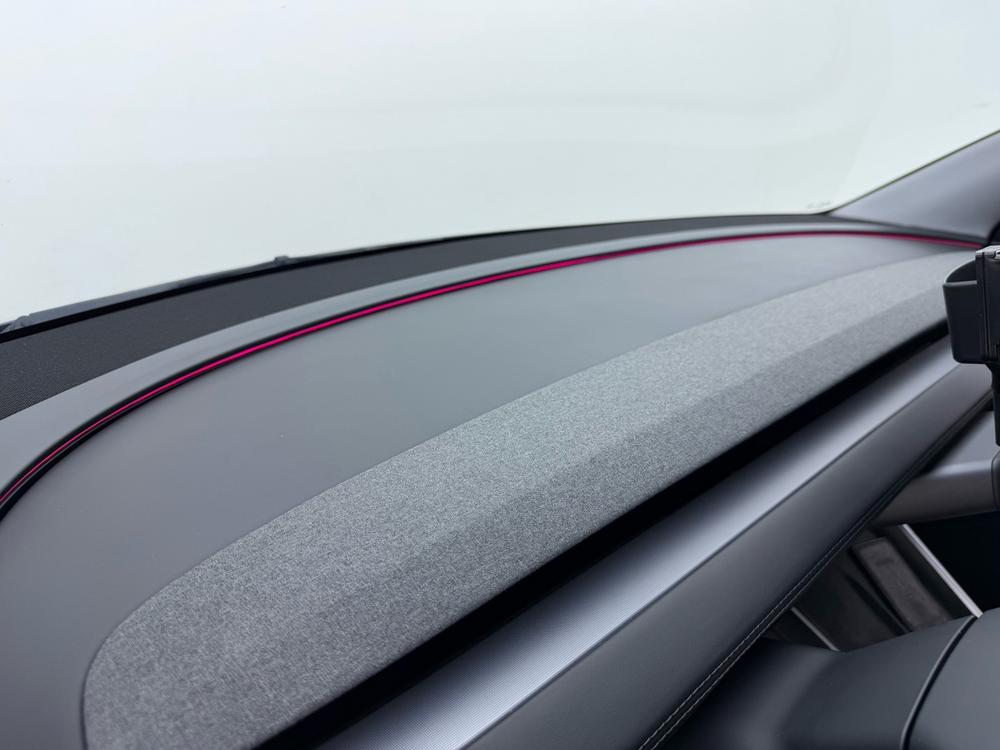 Tesla Model Y 2025 #10 Tesla Model Y 2025 car image #10