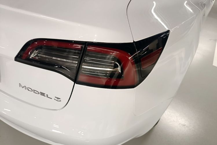Tesla Model 3 2020 car image #8