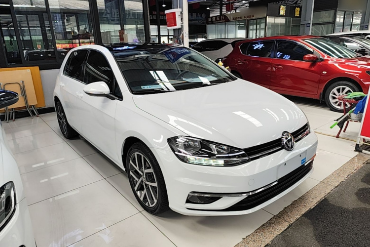 Volkswagen Golf 2020 #4 Volkswagen Golf 2020 car image #4