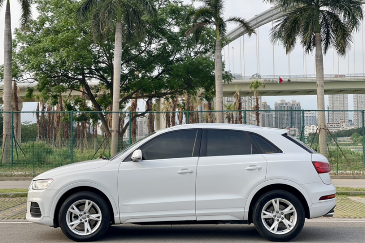 Audi Q3 2017 car image #4