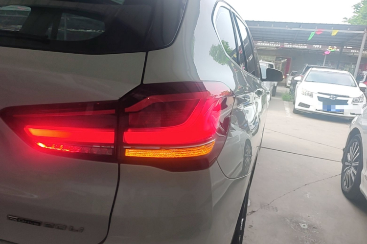 BMW X1 2020 car image #8