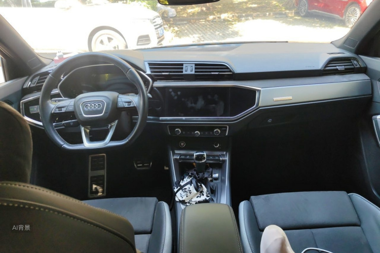 Audi Q3 2023 car image #11