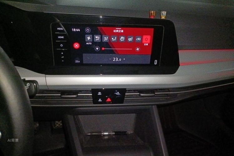 Volkswagen Golf 2020 car image #15