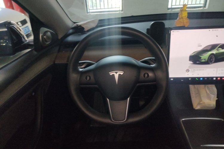 Tesla Model Y 2022 #11 Tesla Model Y 2022 car image #11