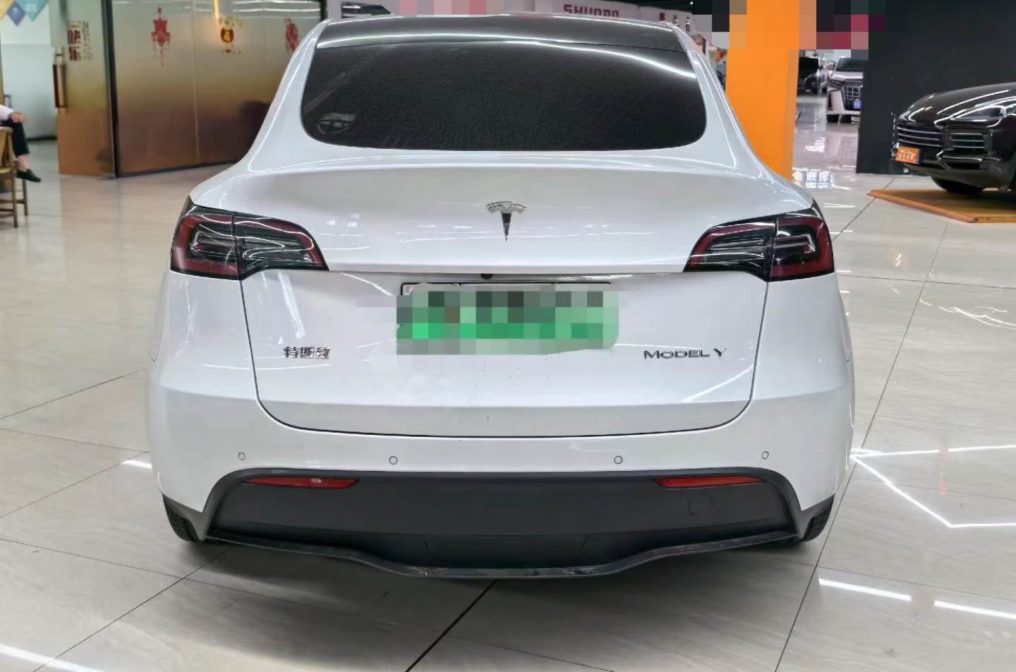 Tesla Model Y 2021 car image #7
