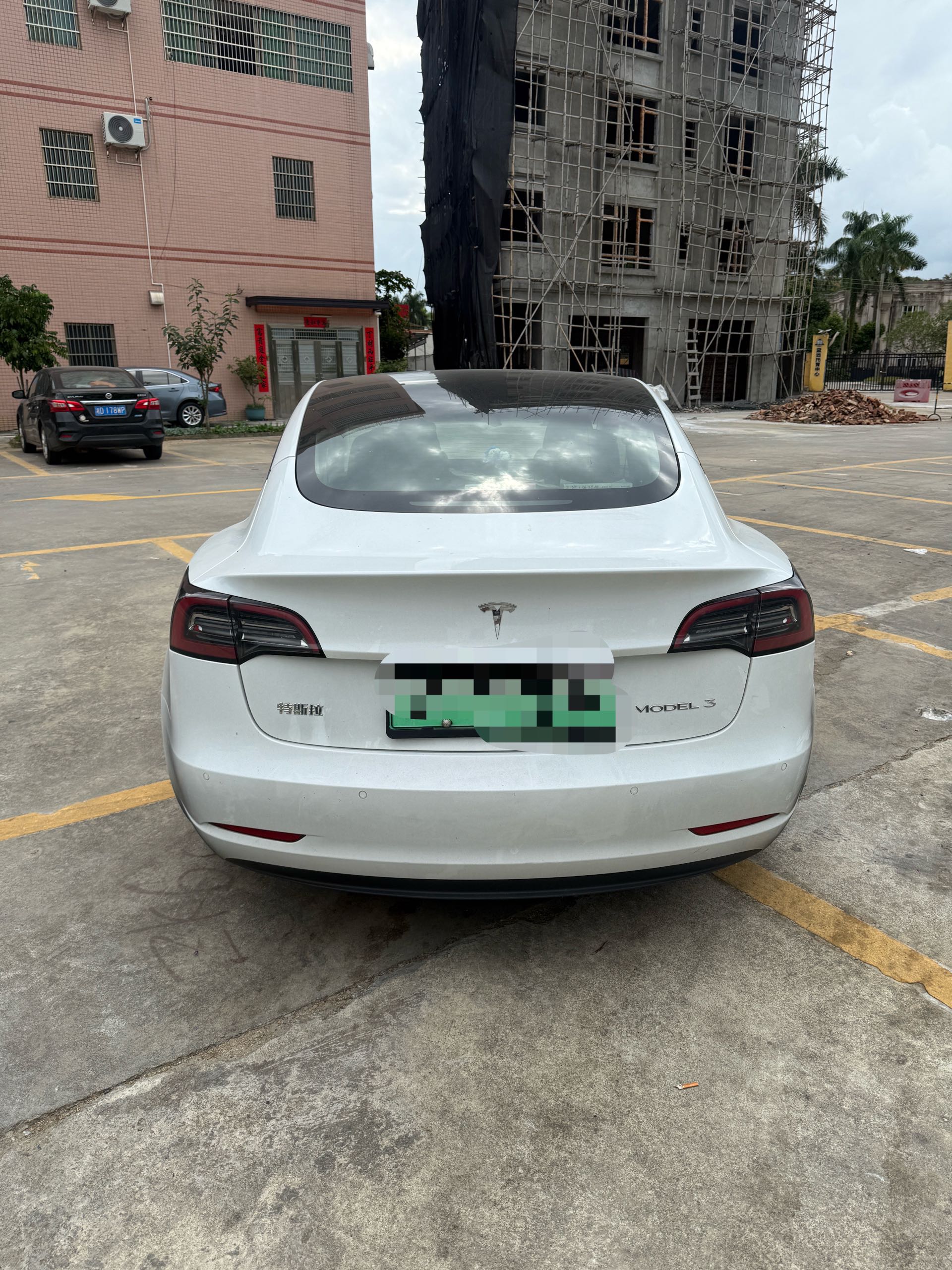 Tesla Model 3 2021 car image #3