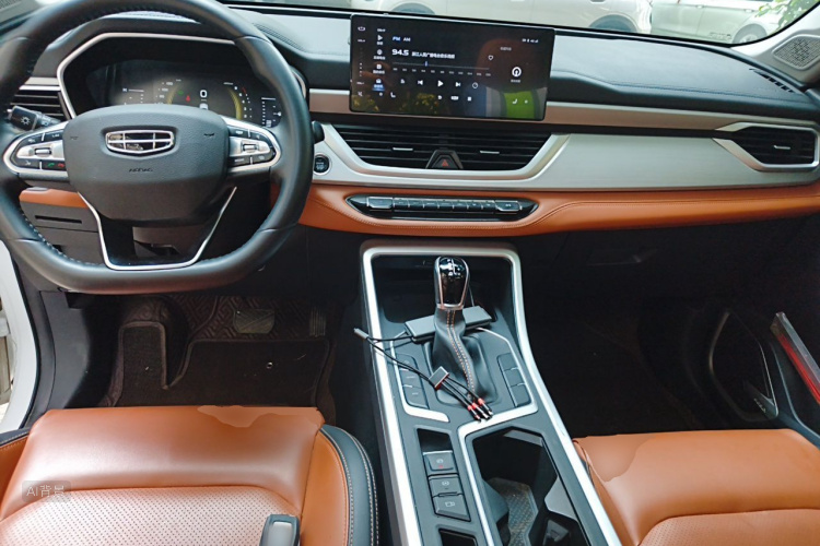 GEELY Vision X6 2021 car image #11