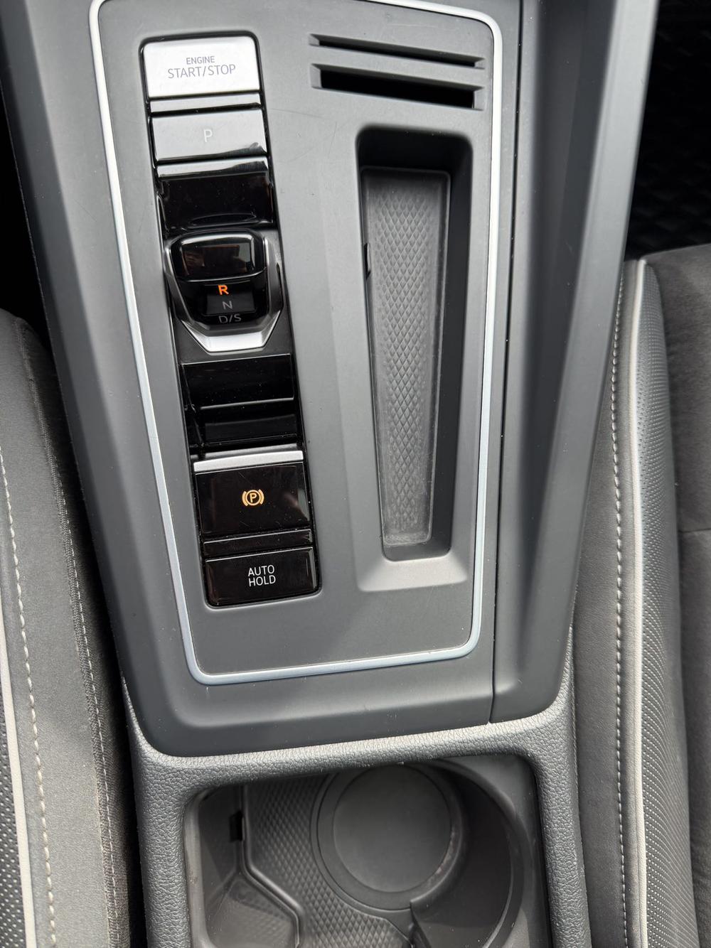 Volkswagen Golf 2022 car image #10