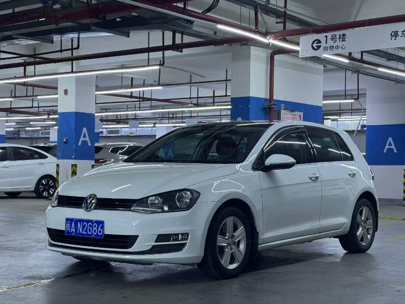 Volkswagen Golf 2014 Volkswagen Golf 2014 car image