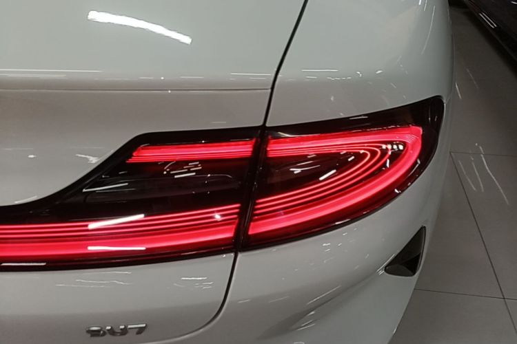 MI SU7 2025 car image #8