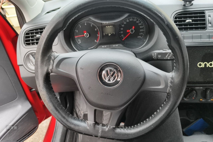 Volkswagen Polo 2018 car image #12