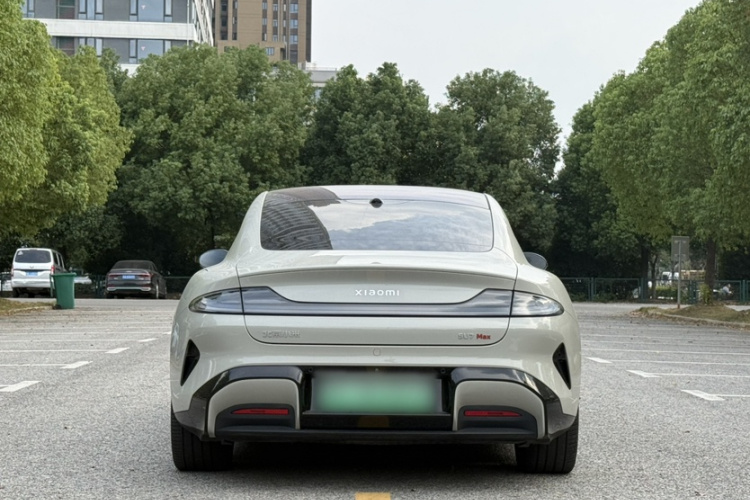 MI SU7 2024 immagine di auto #6