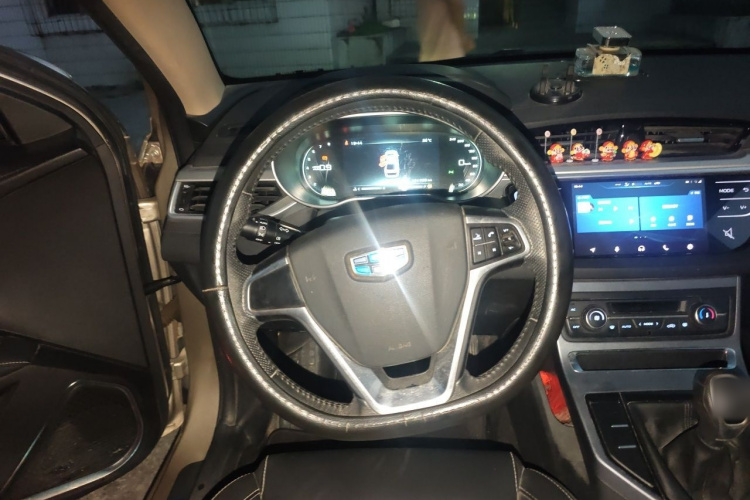 GEELY Emgrand 2018 #15 GEELY Emgrand 2018 car image #15