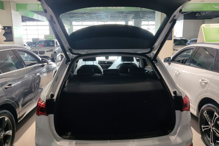 Audi Q3 2023 #21 Audi Q3 2023 car image #21