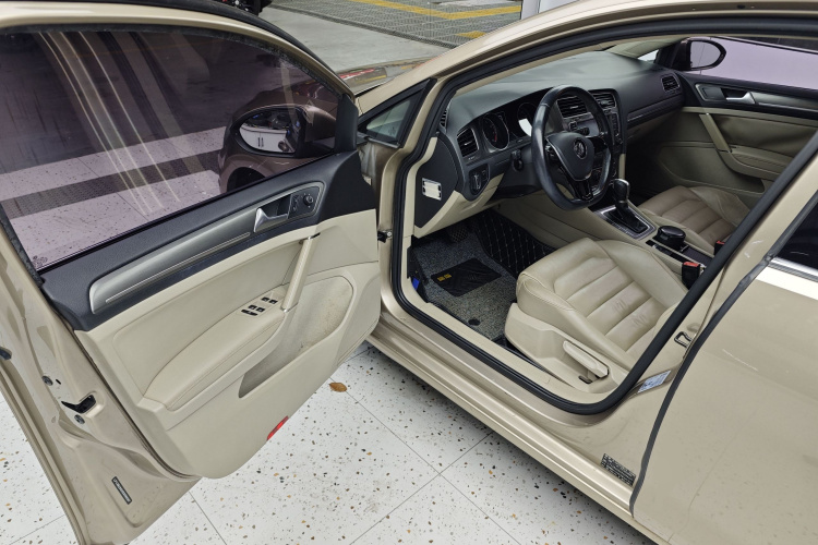Volkswagen Golf 2014 car image #16