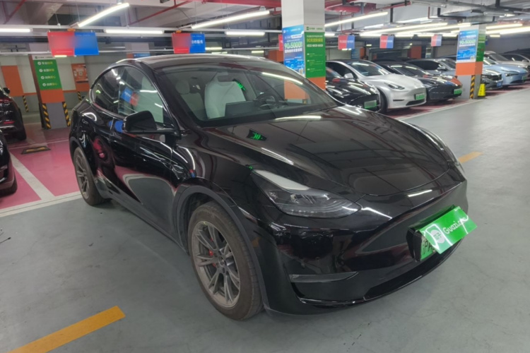 Tesla Model Y 2023 #4 Tesla Model Y 2023 car image #4