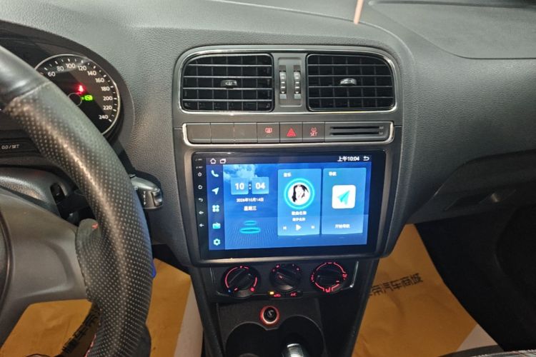 Volkswagen Polo 2015 #13 Volkswagen Polo 2015 car image #13
