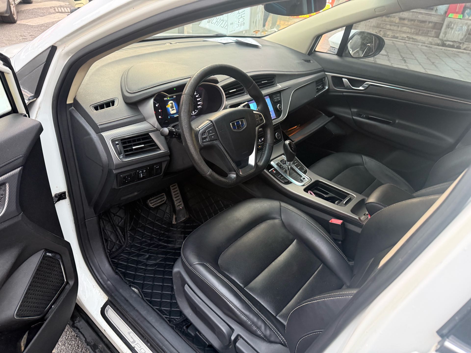 GEELY Emgrand GS 2016 صورة سيارة #4