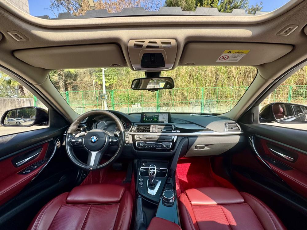 BMW 3 Series 2019 car image #8