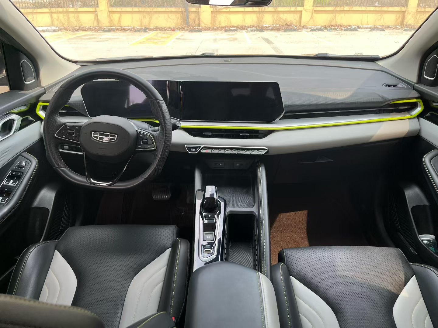 GEELY Coolray 2022 imagen de coche #5