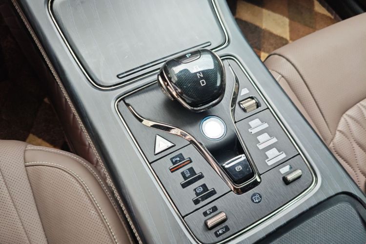 BYD Han 2023 immagine di auto #14