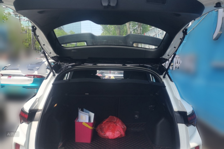 GEELY Coolray 2023 immagine di auto #21