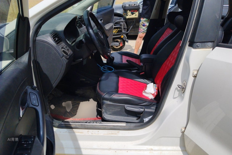 Volkswagen Polo 2016 car image #17