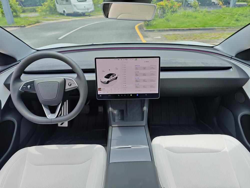 Tesla Model 3 2025 car image #19