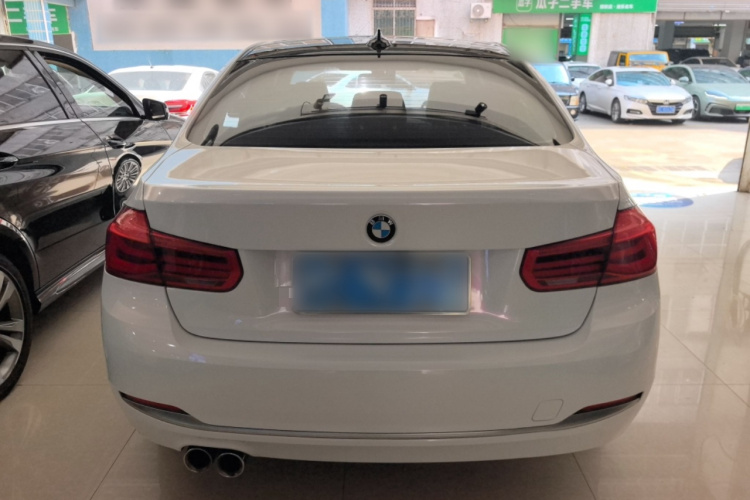 BMW 3 Series 2018 #6 BMW 3 Series 2018 car image #6