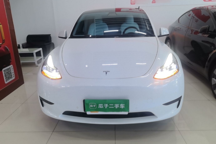 Tesla Model Y 2022 #3 Tesla Model Y 2022 car image #3