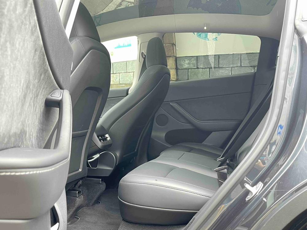 Tesla Model Y 2024 #13 Tesla Model Y 2024 car image #13