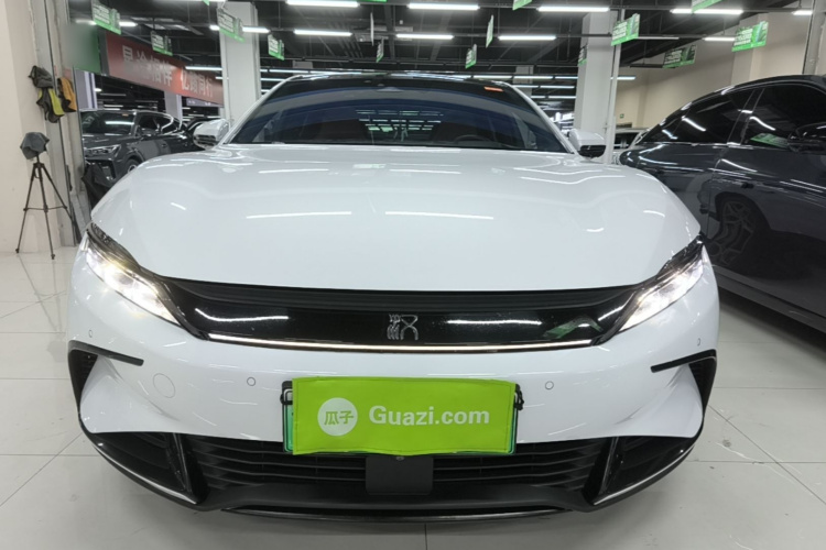 BYD Han 2023 car image #3
