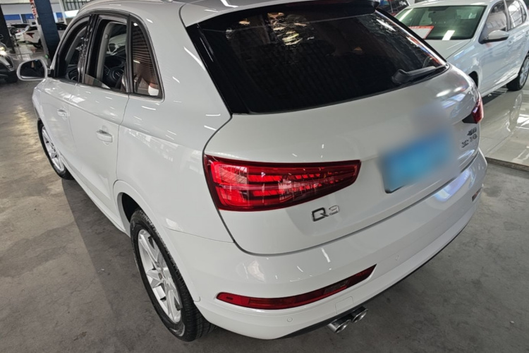 Audi Q3 2017 car image #5