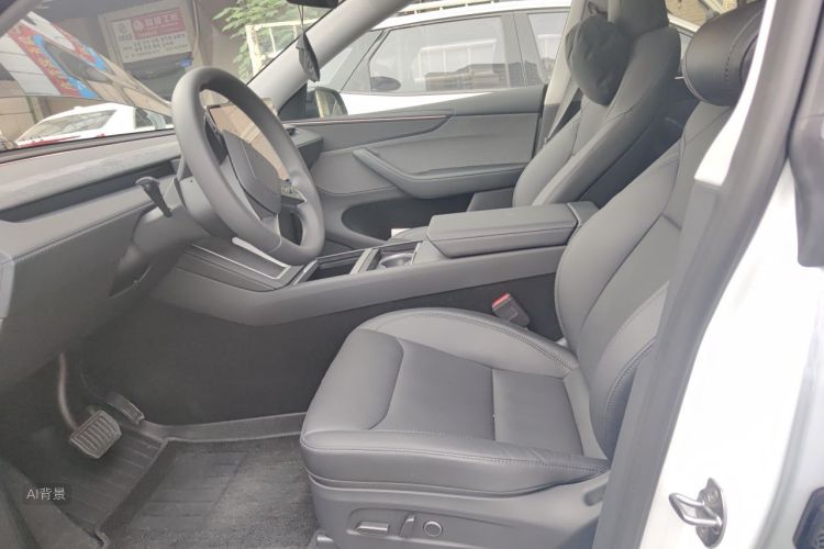 Tesla Model Y 2025 #17 Tesla Model Y 2025 car image #17