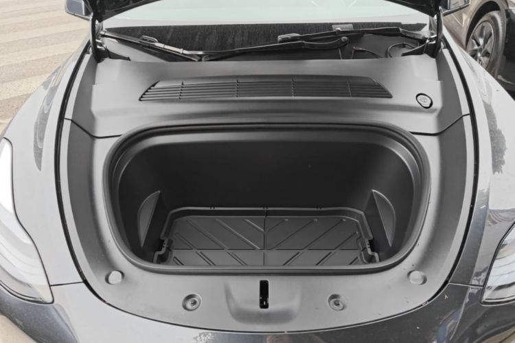 Tesla Model Y 2024 #20 Tesla Model Y 2024 car image #20