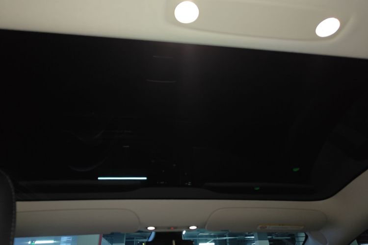 Tesla Model 3 2022 car image #20