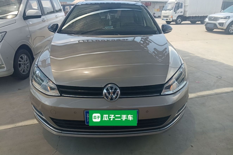 Volkswagen Golf 2017 car image #3
