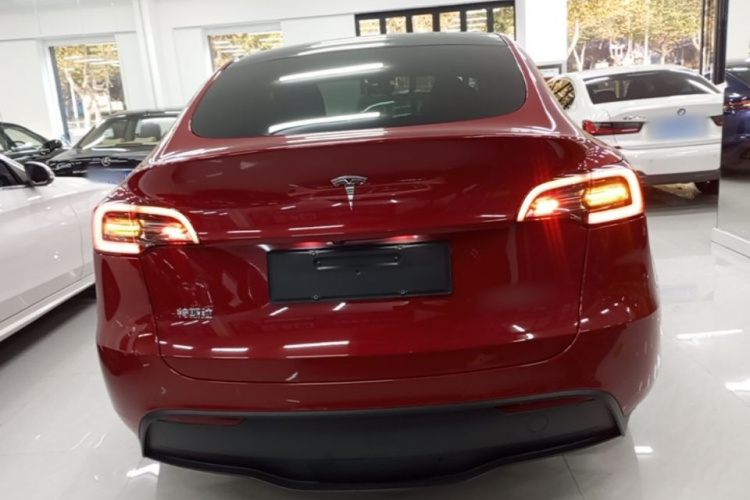 Tesla Model Y 2023 #6 Tesla Model Y 2023 immagine di auto #6