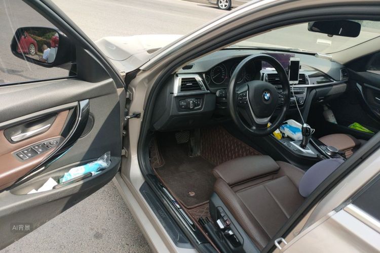 BMW 3 Series 2019 car image #18