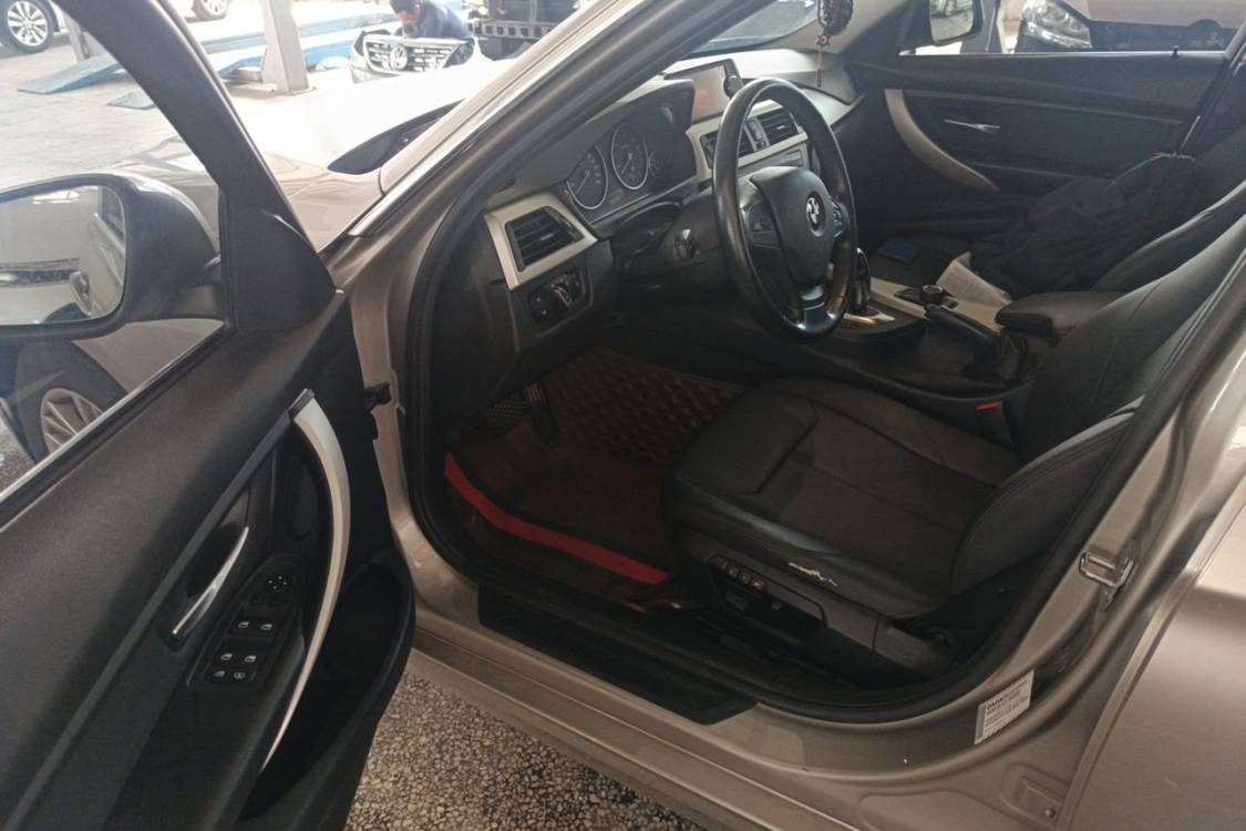 BMW 3 Series 2015 car image #23