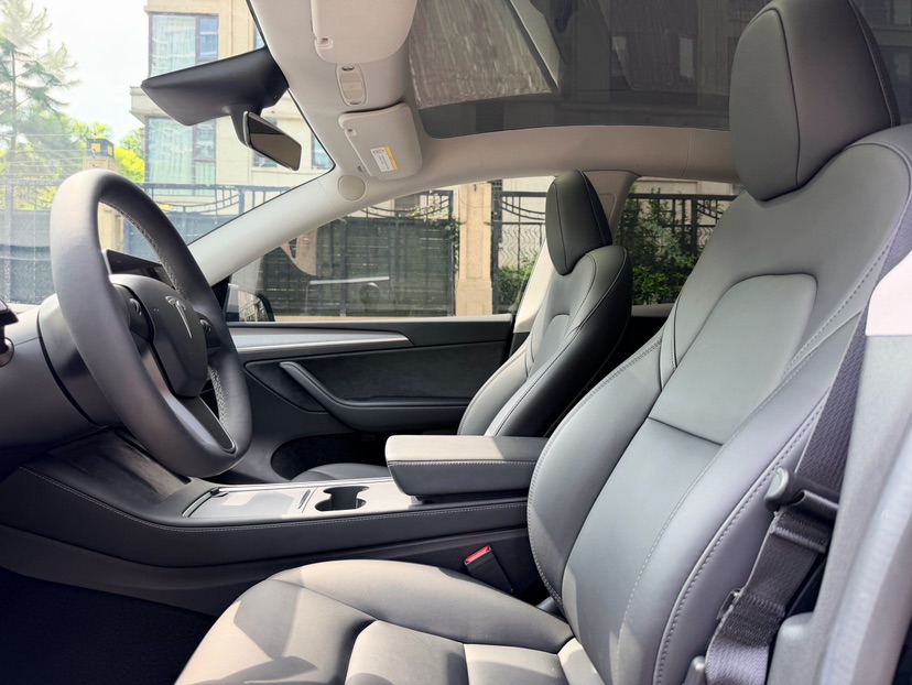 Tesla Model Y 2023 #5 Tesla Model Y 2023 car image #5